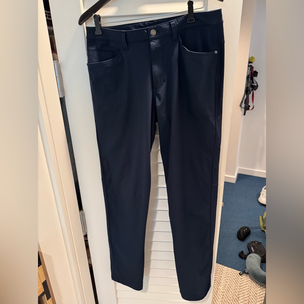 EUC Lululemon Athletica Men's Navy ABC Pants